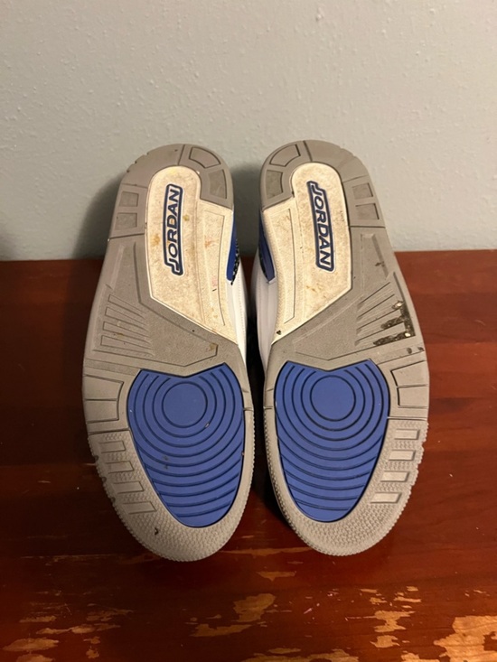 Nike Retro Basketball Sneakers in White and Royal BlueAir Jordan 3 Racer Blue main image 5